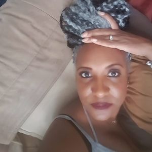 Meet your Posher, Carla